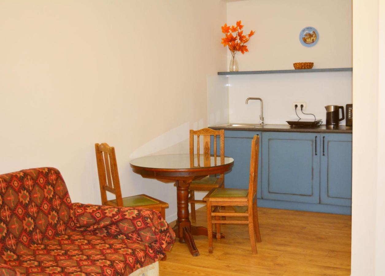 Apartment Near Pirimze Tbilisi Buitenkant foto